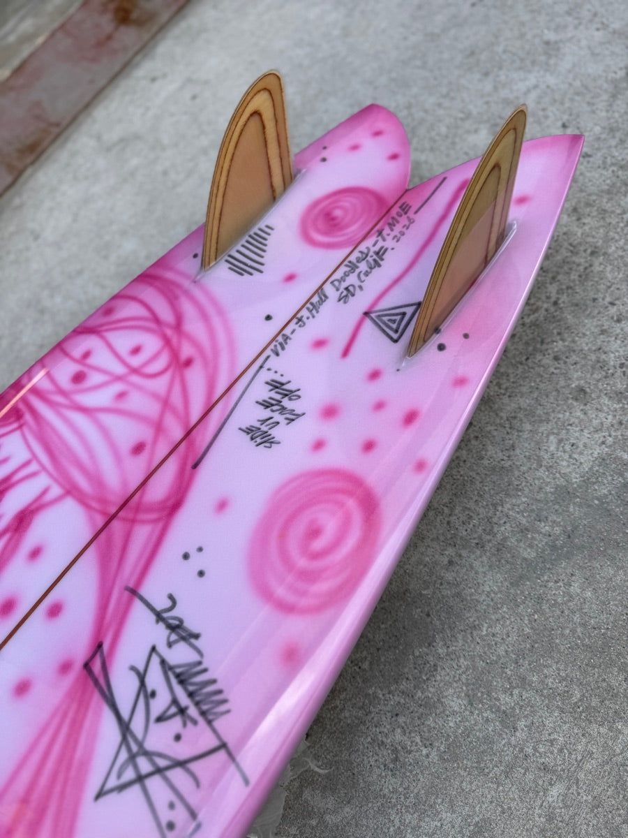 6'0” Gen 2 Keel Fish featuring origina art by Thomas Campbell